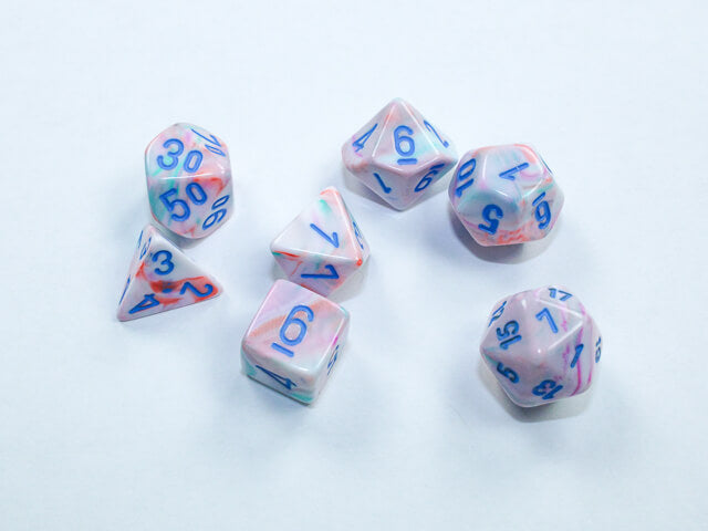 A close of the Festive Pop Art with blue mini dice set.