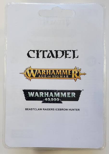 Packaging for Citadel's Warhammer 40,000 Beastclan Raiders Icebrow Hunter model kit, featuring the product name and branding.