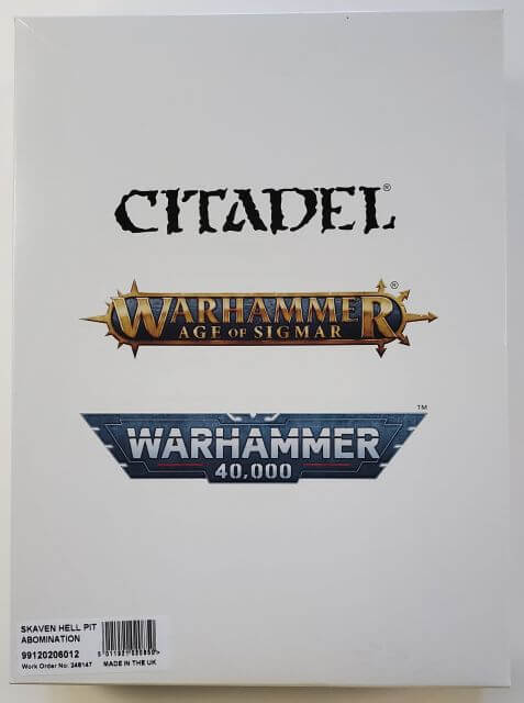 Packaging for Age of SigmarSkaven Hell Pit Abomination miniature kit featuring logos and product name.