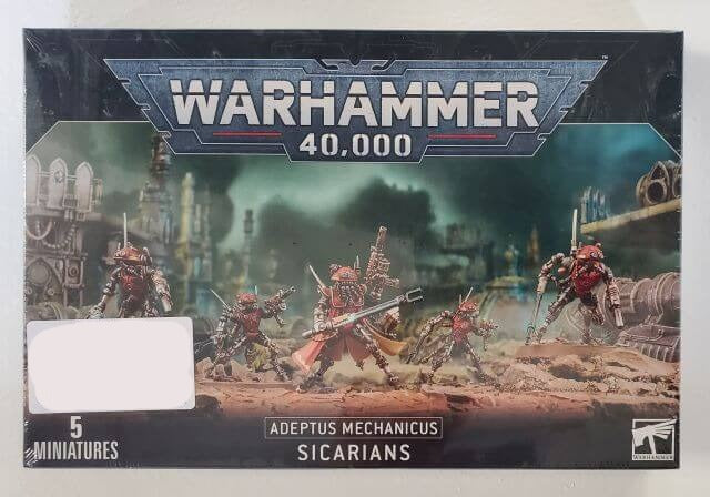 Product image of Warhammer 40,000 Adeptus Mechanicus Infiltrators / Ruststalker box, featuring artwork of the miniatures and the text indicating the content, which includes 5 miniatures.