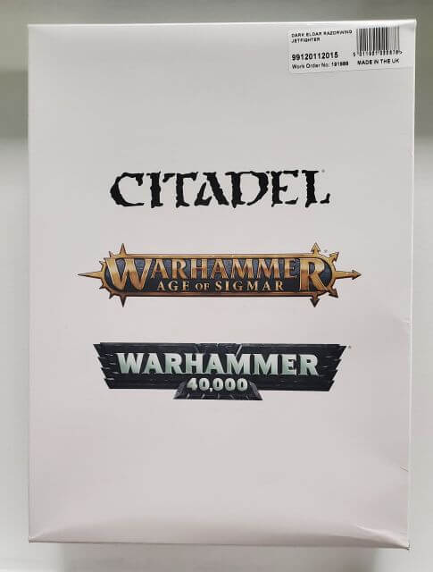 Packaging for Warhammer 40,000 Drukhari Razorwing Jetfighter model kit by Citadel.