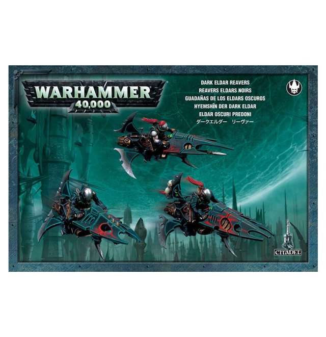 Box set of Drukhari Reavers for Warhammer 40,000, showing three black and red space marine-type figures with various weapons and bases.