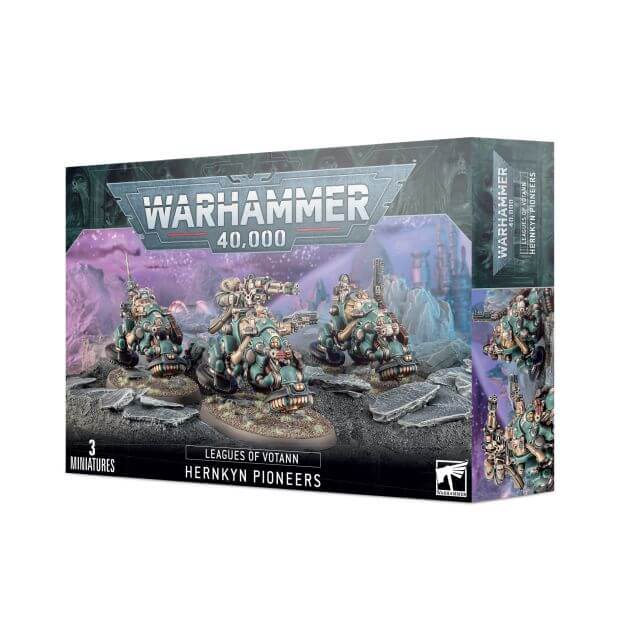 Product packaging for 'Leagues of Votann Hernkyn Pioneers' featuring miniature figures mounted on trikes with guns, part of the Warhammer 40,000 game.
